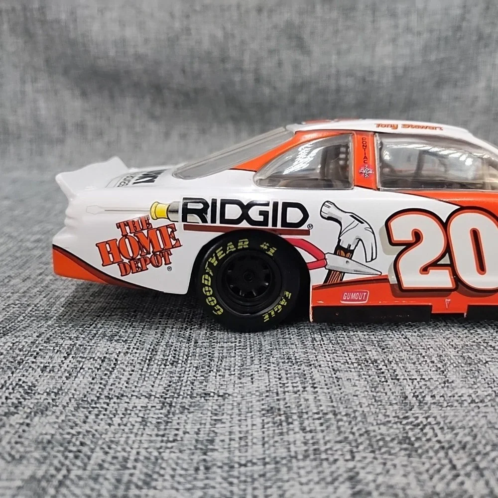 1:24 Action Diecast 1999 Nascar #20 Tony Stewart Home Depot Habitat Set of 2